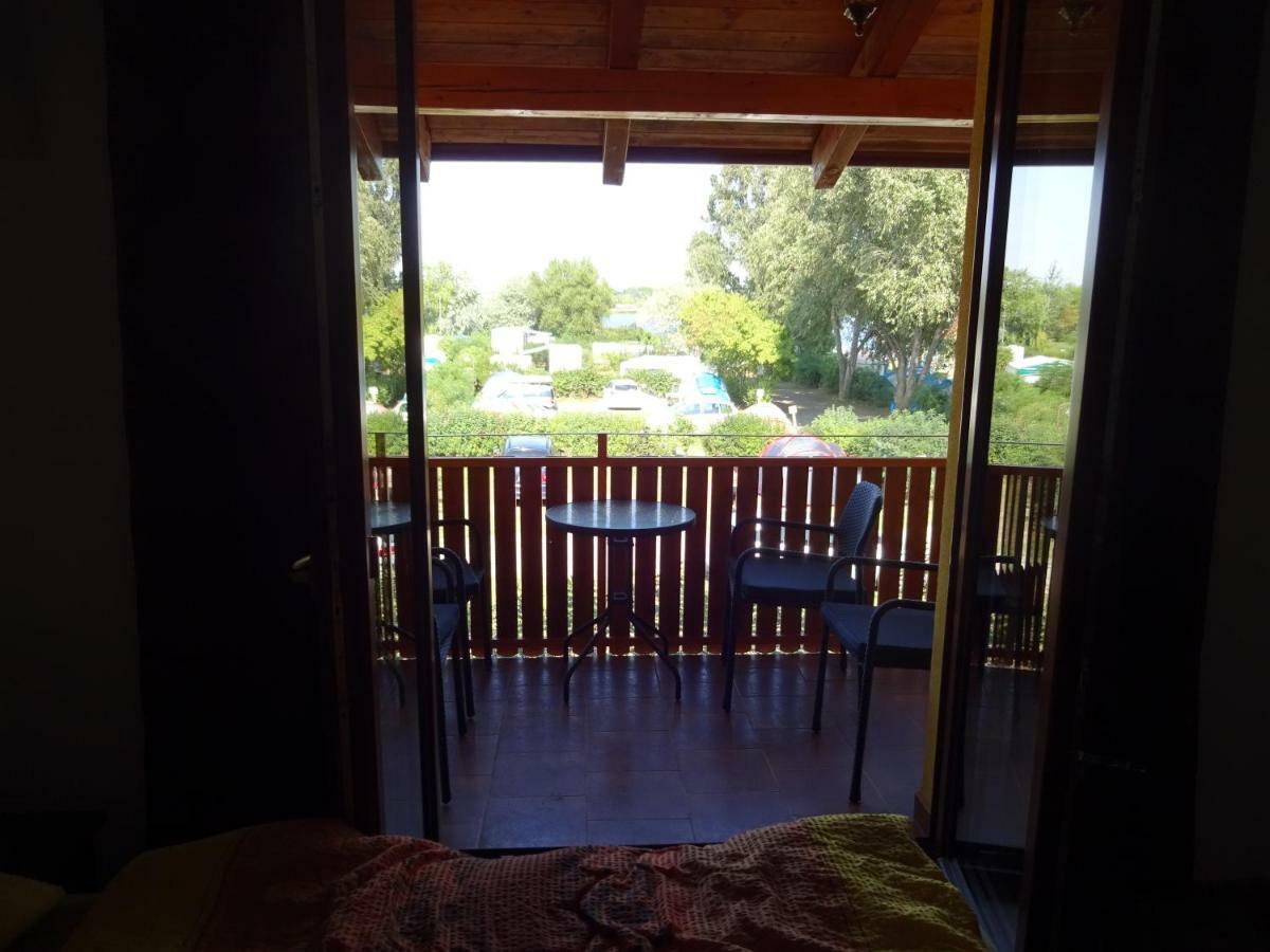 Penzion U Raka Pasohlávky Buitenkant foto