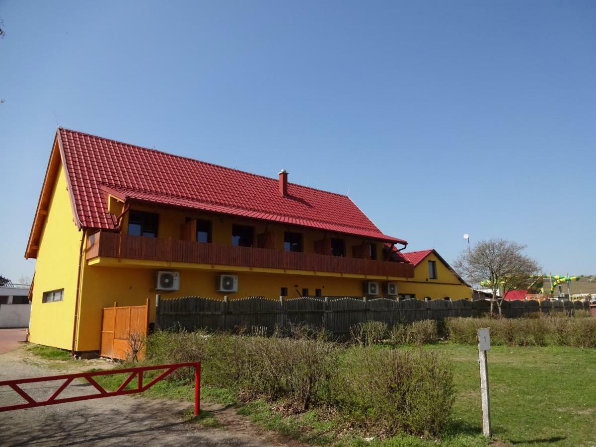 Penzion U Raka Pasohlávky Buitenkant foto